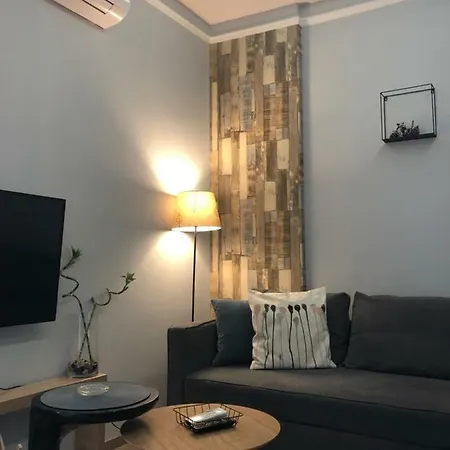 Sonias Jacuzzi Apartment,100mbps Apartment Thessaloniki